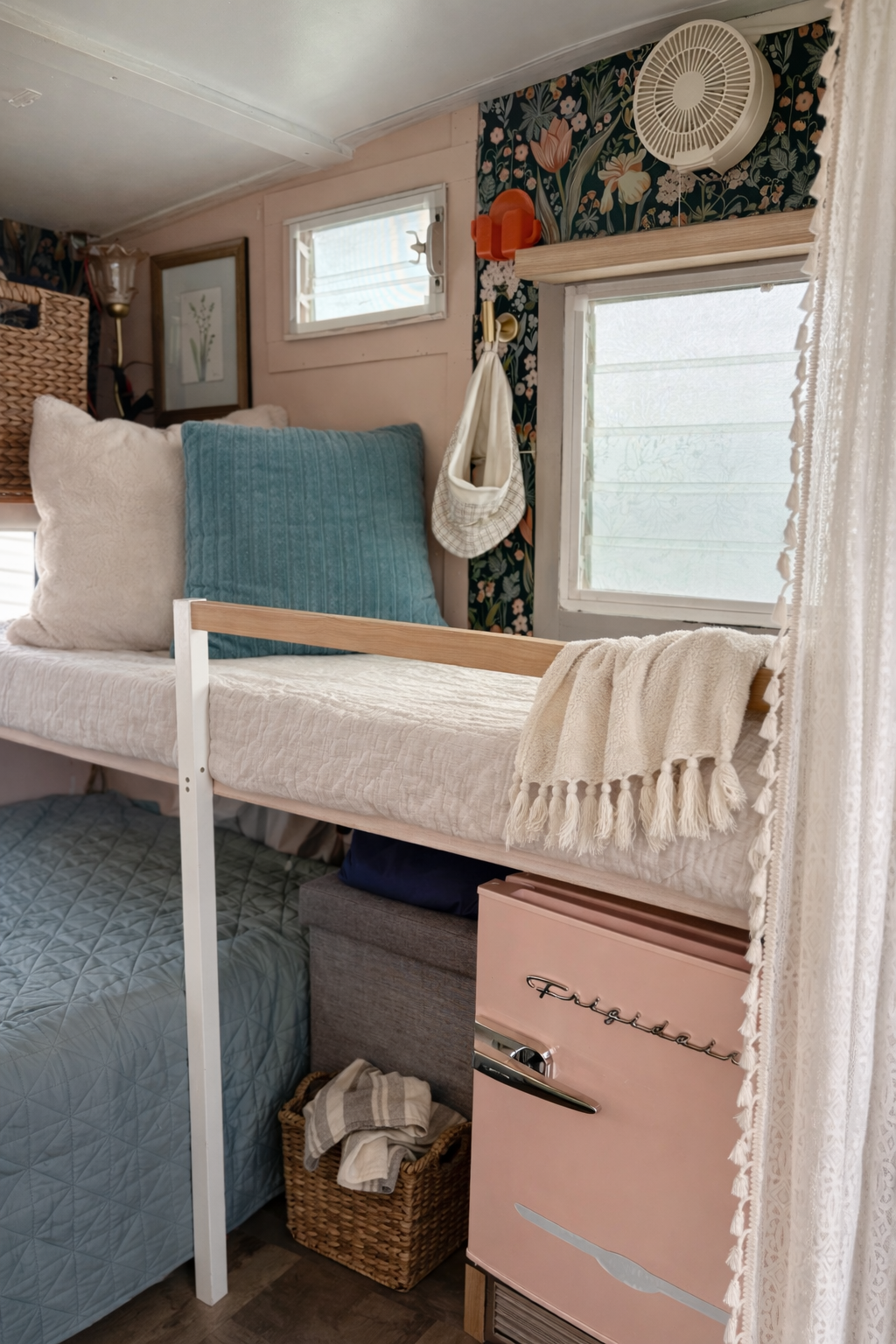 Honeybee Hideaway at Hive & Home 🐝 Cozy Vintage Camper Stay